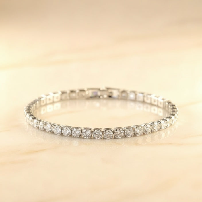 OW Heir Bracelet – Bracelet by Olluwa, 18k gold-plated stainless steel, close-up detail