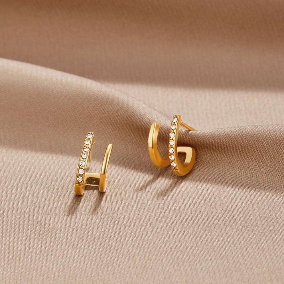 OW Alexia Earrings – Earrings by Olluwa, 18k gold-plated stainless steel, side view