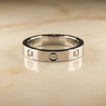 OW Dynasty Ring – Ring by Olluwa, 18k gold-plated stainless steel, styled on the hand