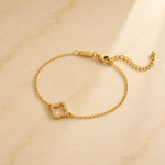 OW Crystal Clover Bracelet – Bracelet by Olluwa, 18k gold-plated stainless steel