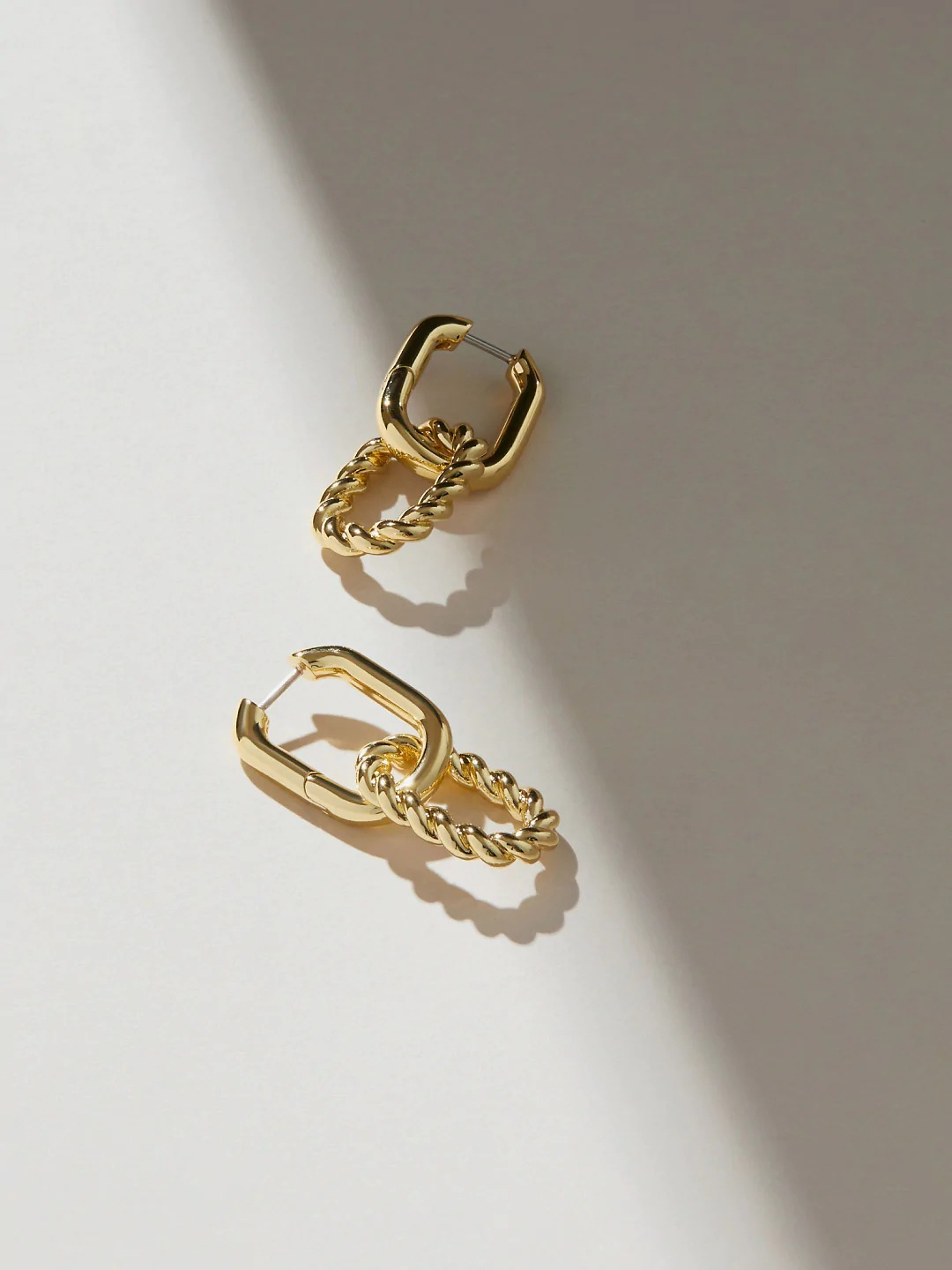 VINCI Earrings – Earrings by Olluwa, 18k gold-plated stainless steel, side profile