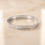 OW White Bracelet – Bracelet by Olluwa, 18k gold-plated stainless steel, close-up detail