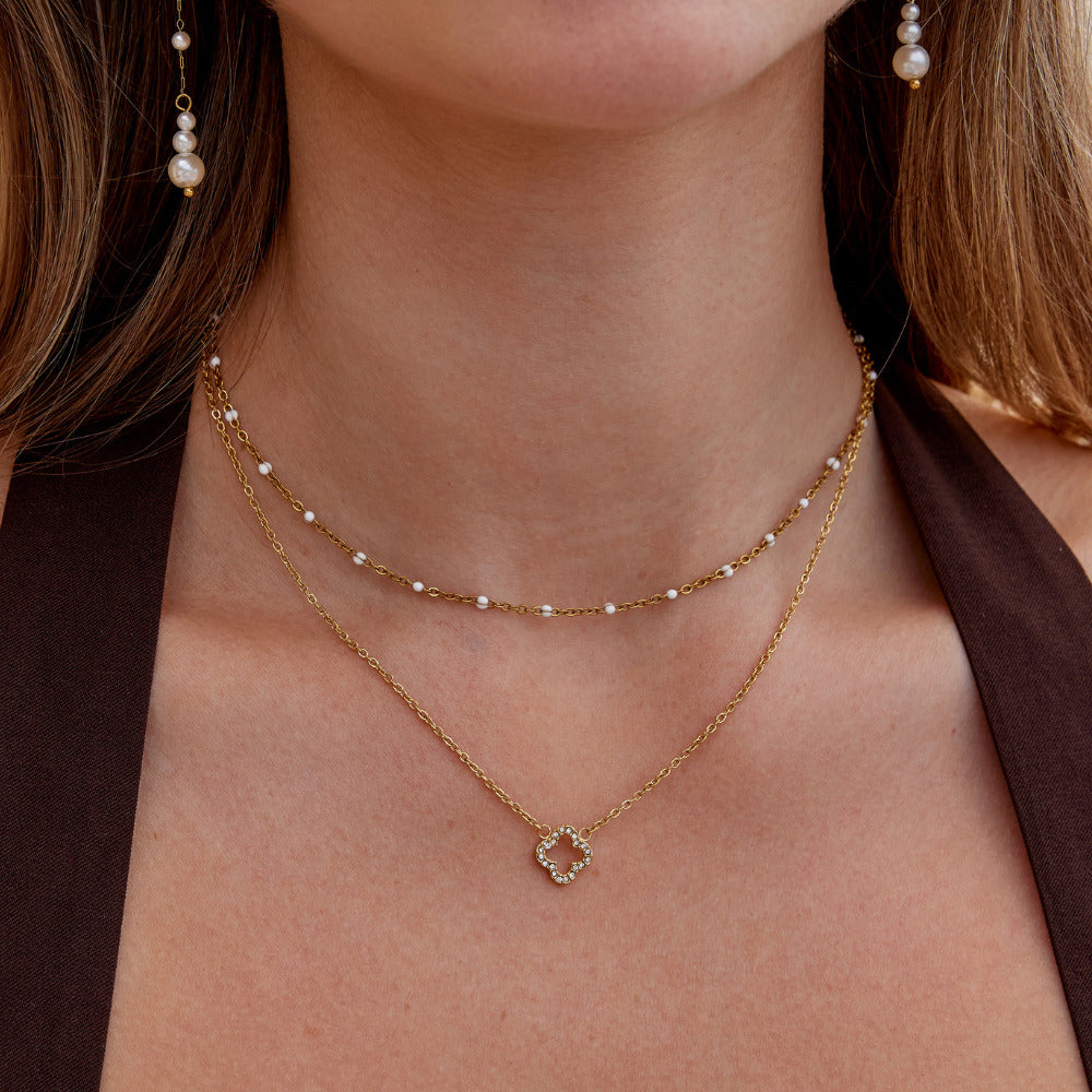 OW Crystal Clover Necklace – Necklace by Olluwa, 18k gold-plated stainless steel, clasp detail