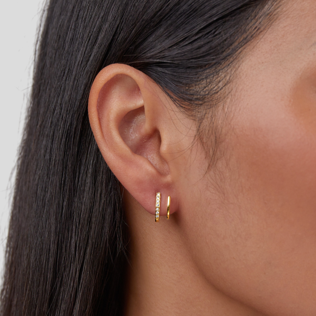 OW Alexia Earrings – Earrings by Olluwa, 18k gold-plated stainless steel, close-up detail