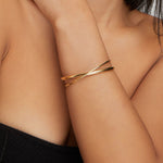 OW Eva Bracelet – Bracelet by Olluwa, 18k gold-plated stainless steel, close-up detail