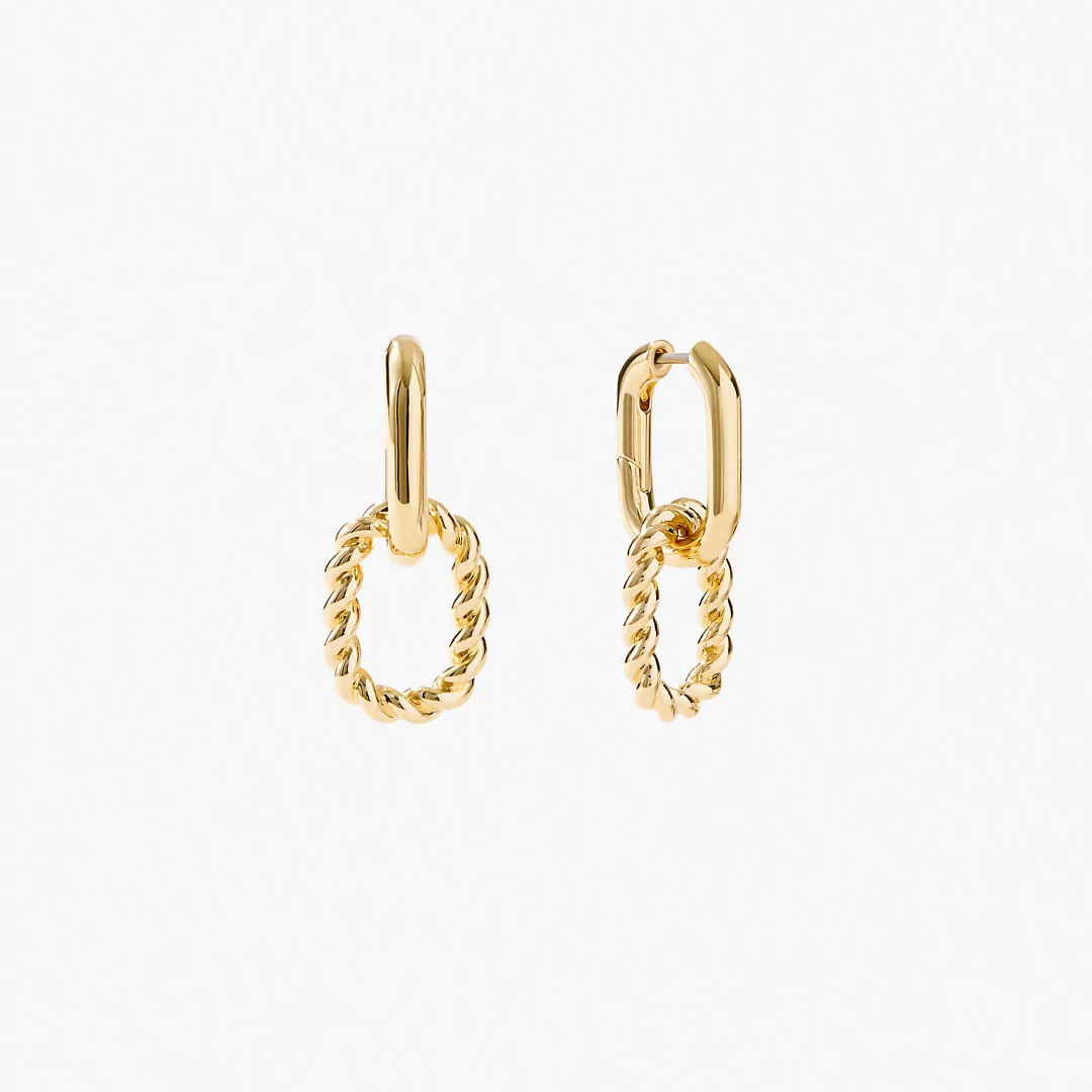 VINCI Earrings – Earrings by Olluwa, 18k gold-plated stainless steel, close-up detail