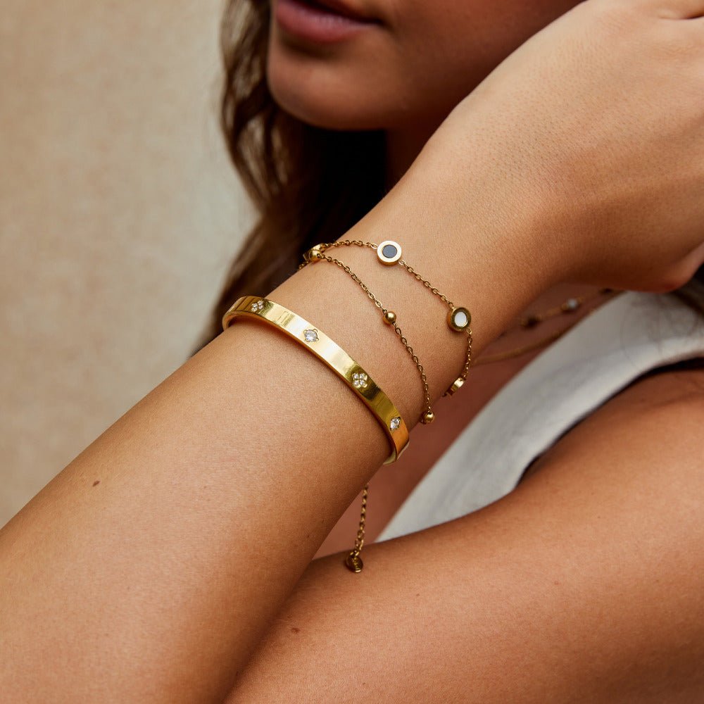 OW Olensya Bracelet – Bracelet by Olluwa, 18k gold-plated stainless steel, size comparison