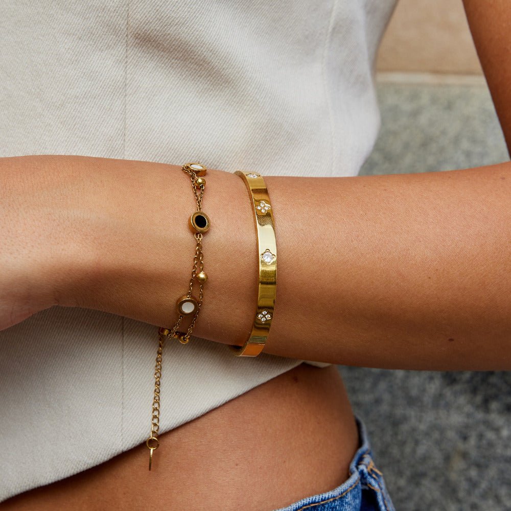 OW Olensya Bracelet – Bracelet by Olluwa, 18k gold-plated stainless steel, close-up detail